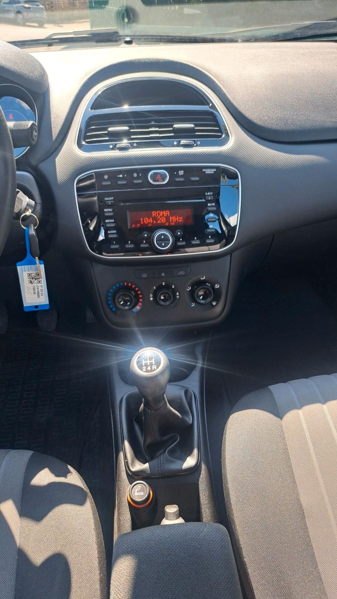 Fiat Punto 1.3 MJT II - 2018 - 52.300 km