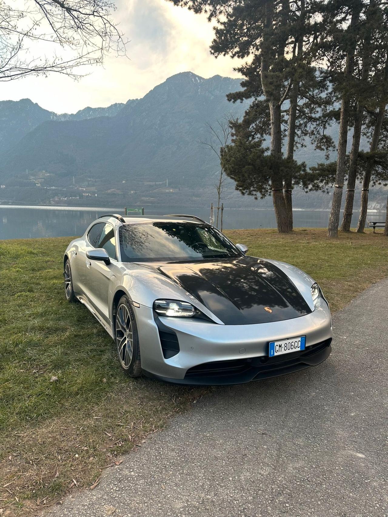 Porsche Taycan 4 Cross Turismo