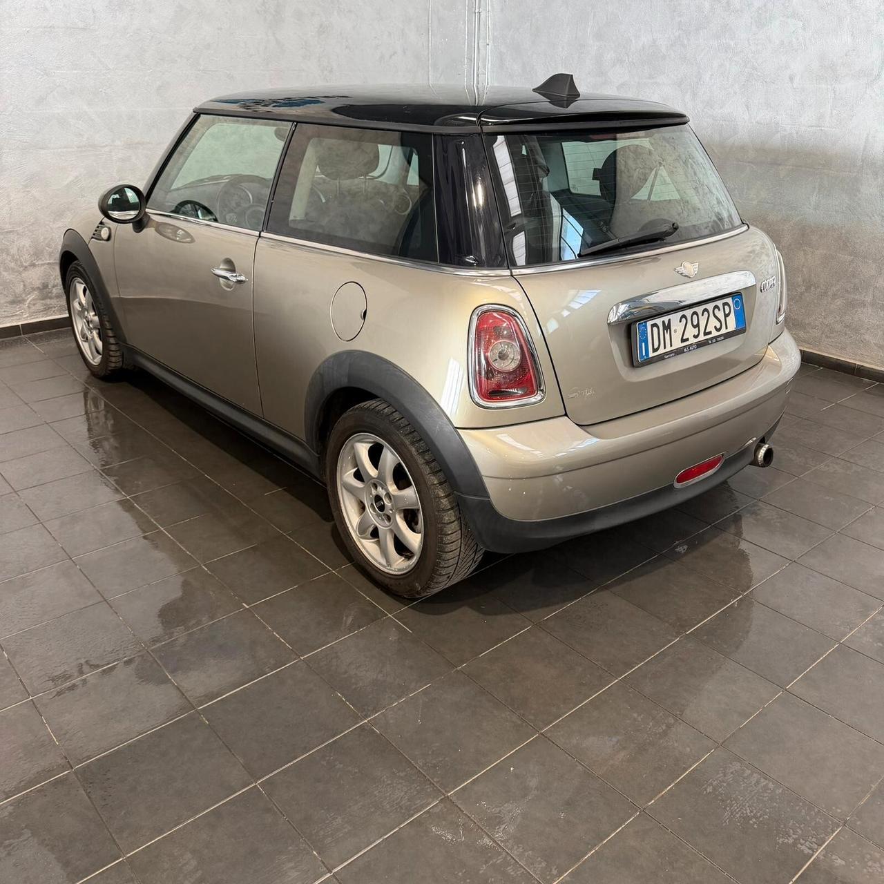 Mini Cooper 1.6 BENZINA NEOPATENTATI