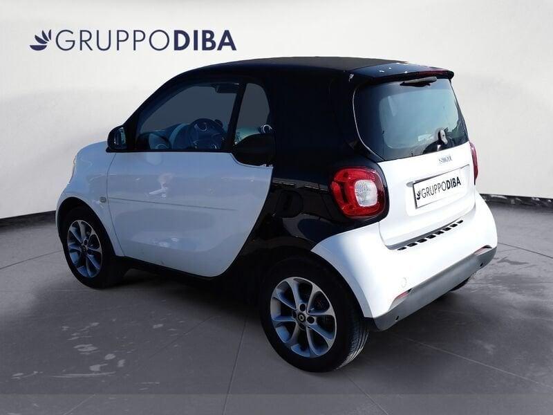 smart fortwo Smart III 2015 Benzina 1.0 Passion 71cv my18