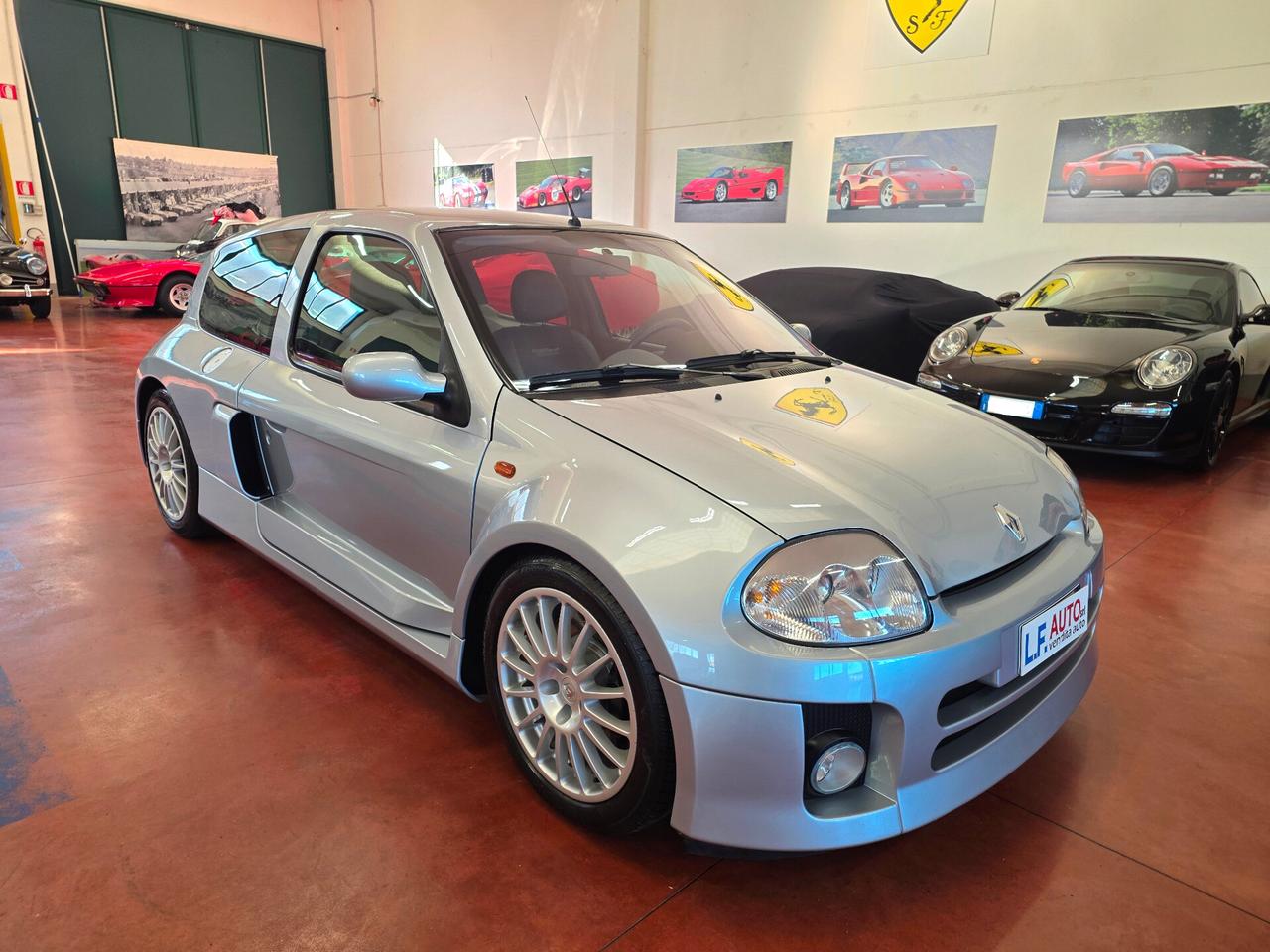 Renault Clio 3.0 V6 24V cat 3 porte Sport
