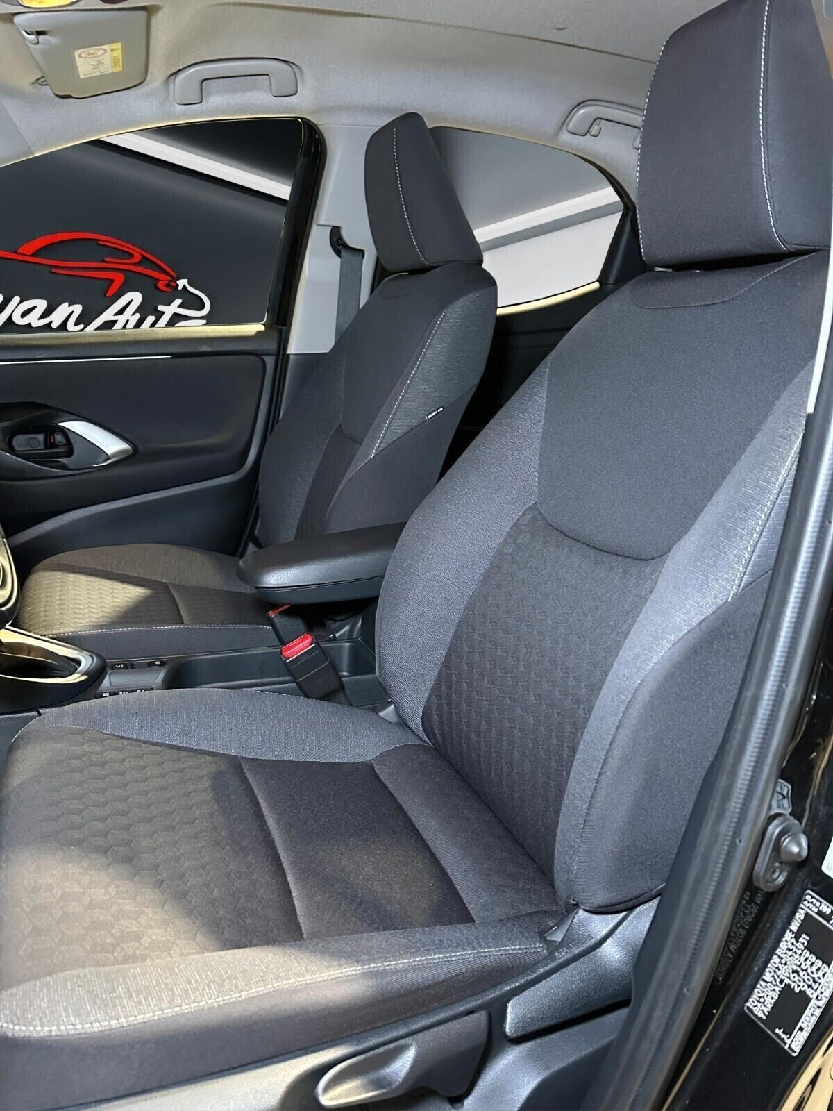 Toyota Yaris 1.5h LOUNGE