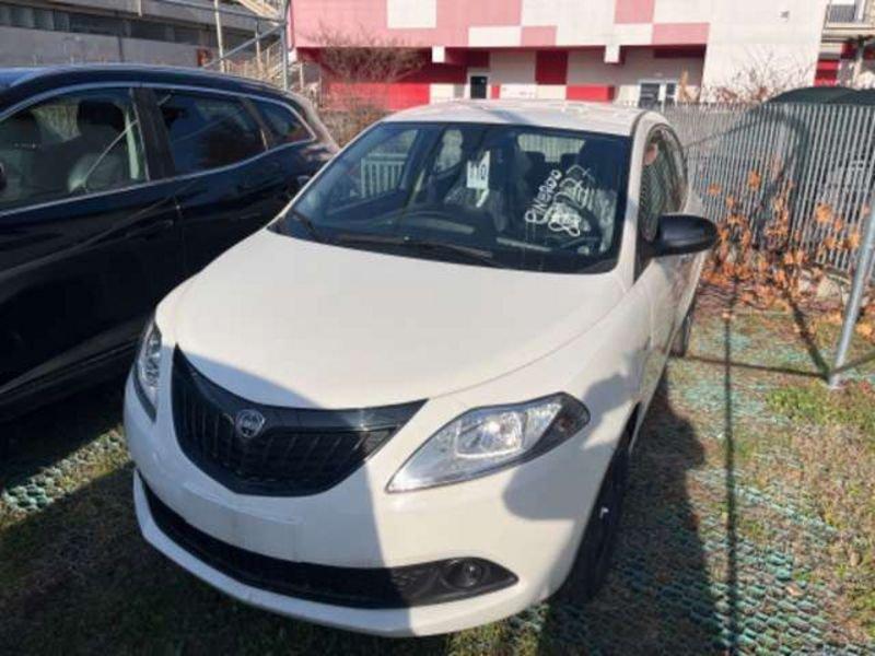 Lancia Ypsilon 1.0 FireFly Hybrid Oro