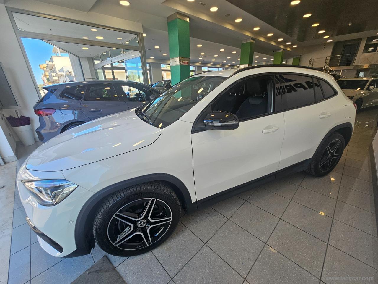 MERCEDES-BENZ GLA 200 d Automatic Premium