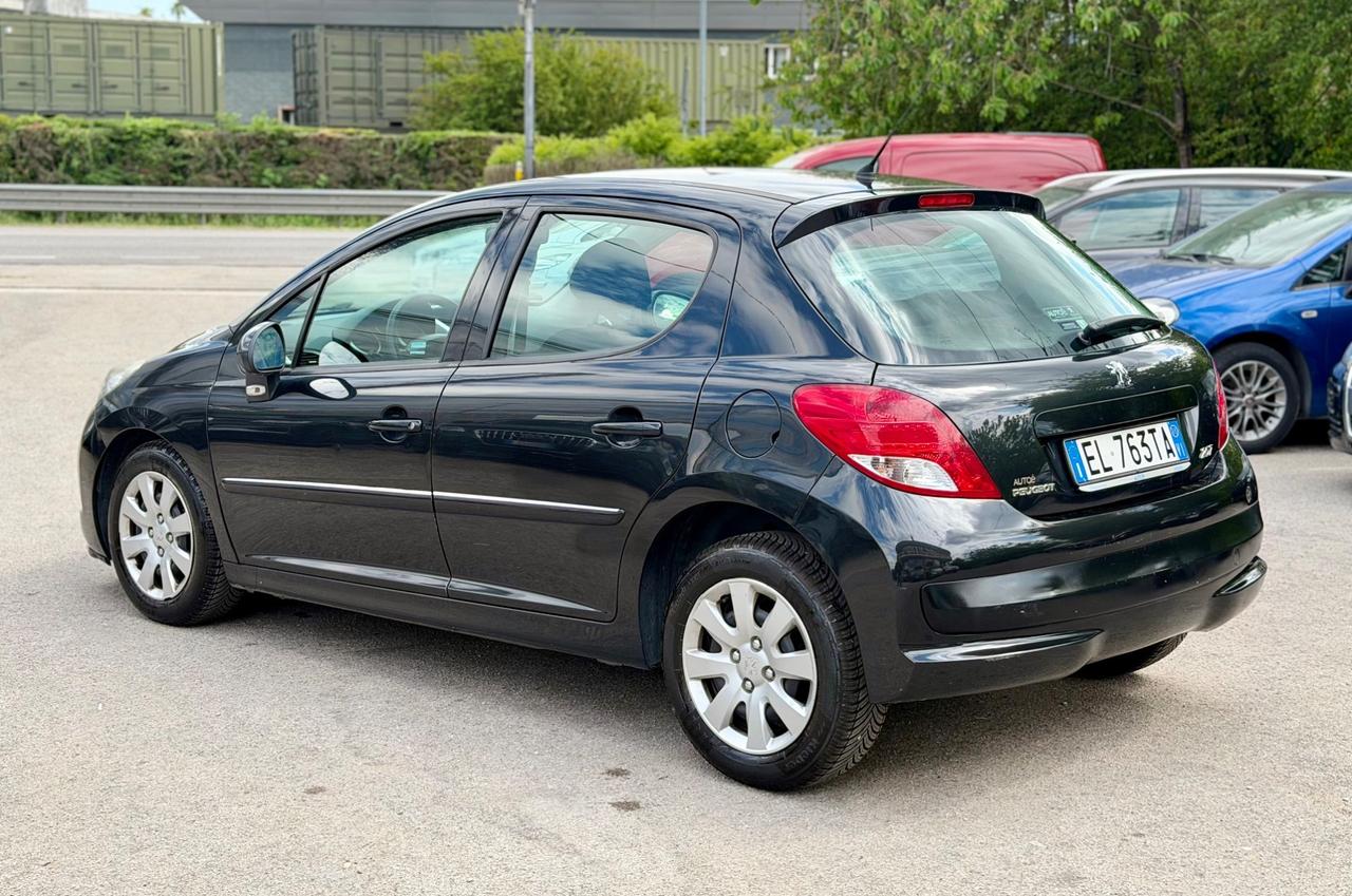 Peugeot 207 2011 1.4 8V 75CV 5p. Ok neopatentati ! ! !