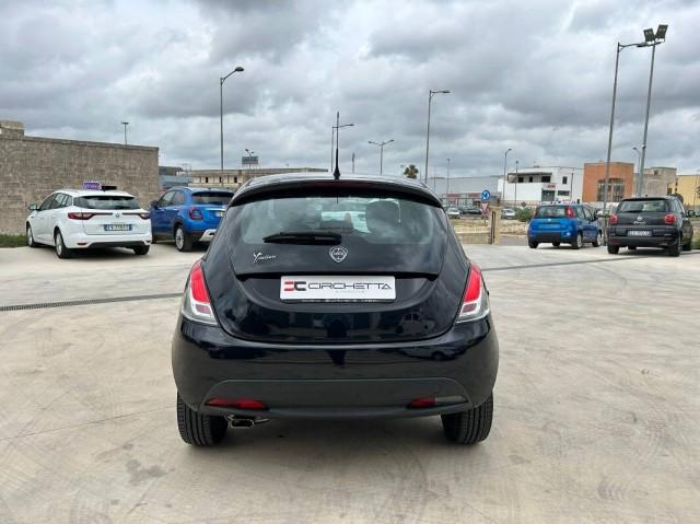 Lancia Ypsilon 1.2 8v Silver s&s 69cv E6