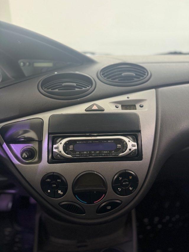 FORD Focus 1.6i 16V cat SW Ghia