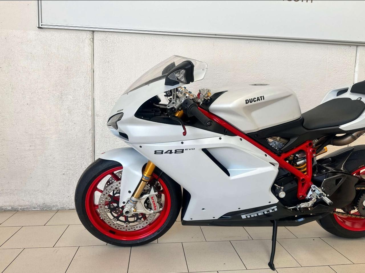 Ducati 848 EVO-LEGGI SOTTO