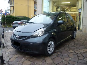Toyota Aygo 1.0 12V VVT-i 3 porte Ok neopatentati