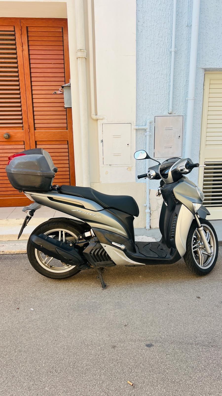 Yamaha Xenter 125 12.000 km