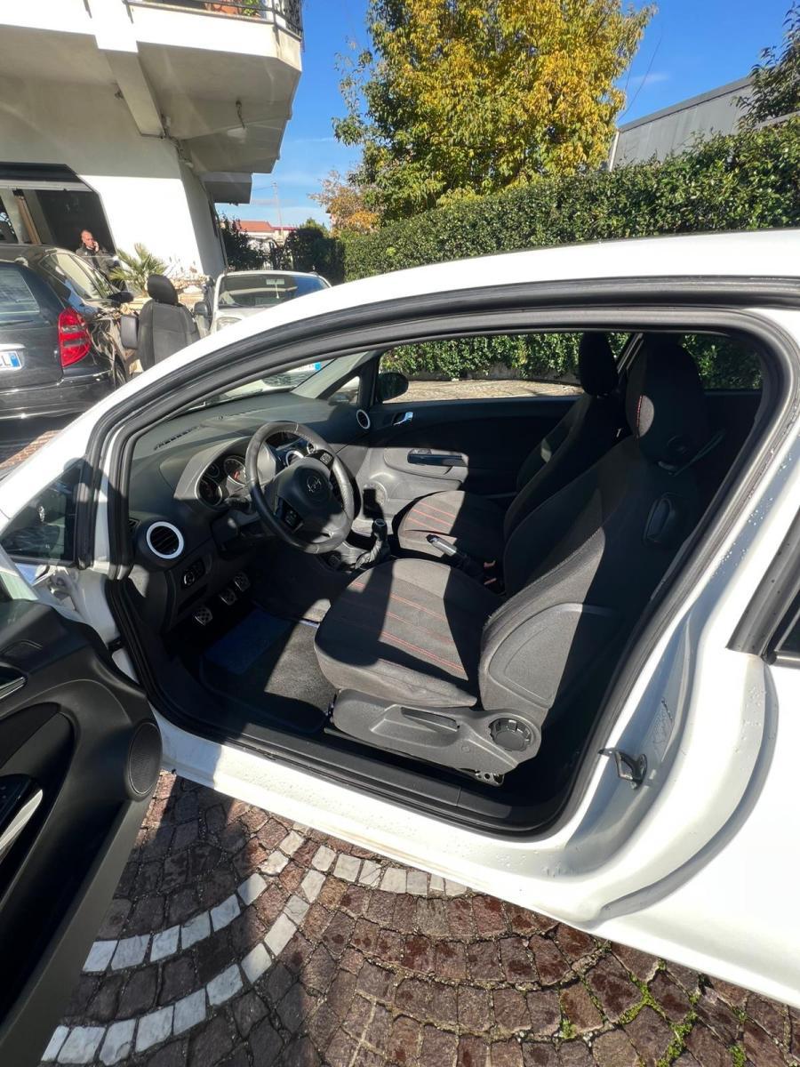 OPEL Corsa 1.2 16V 3 porte B-color