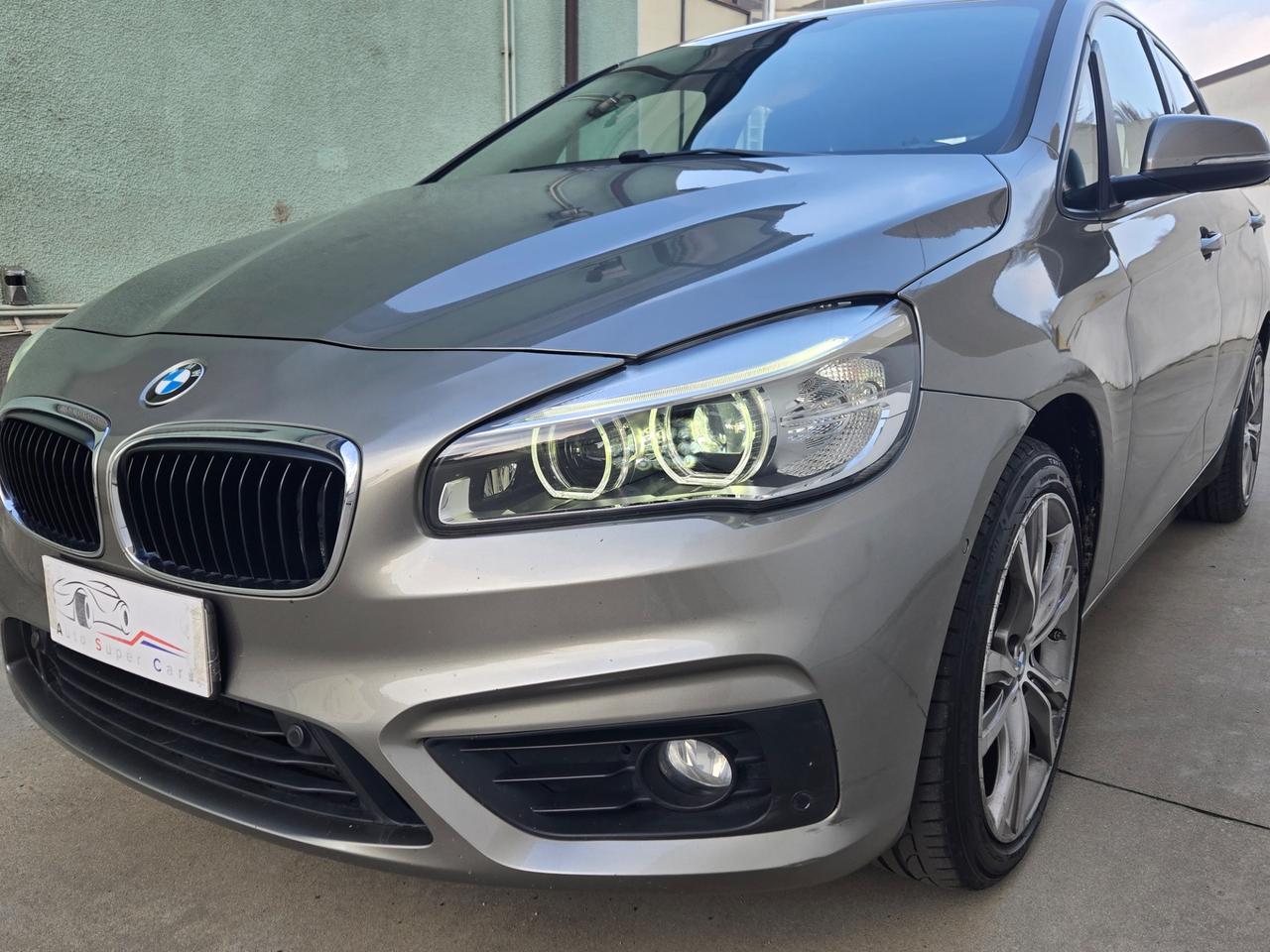 BMW 220i Active Tourer Advantage