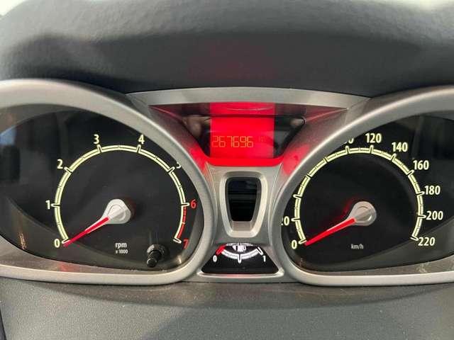 Ford Fiesta 1.4 5 porte Bz.- GPL Titanium NEOPATENTATI