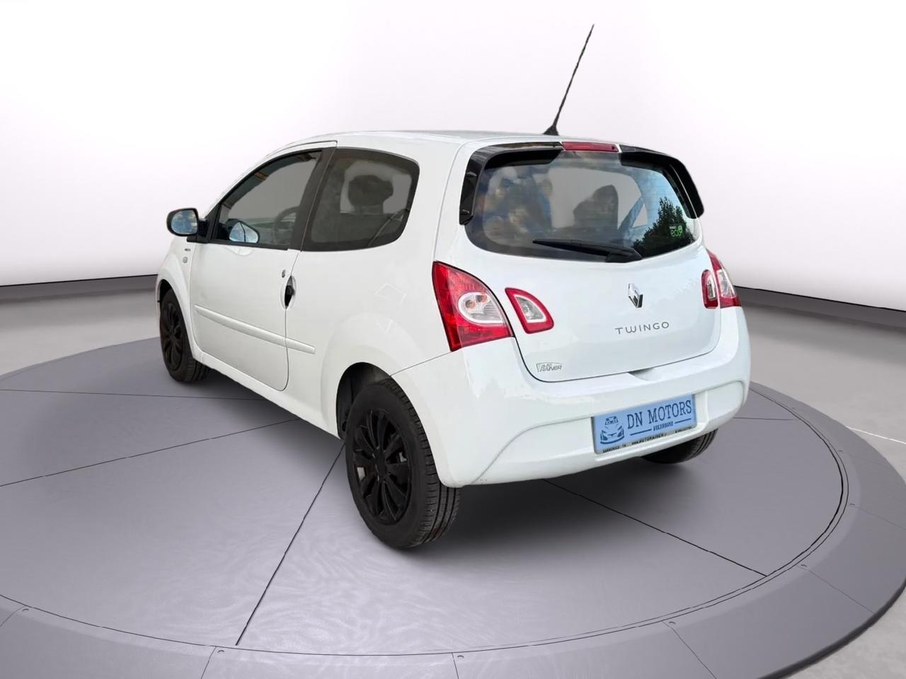 Renault Twingo nightday 1.2 benzina 2014 neo patentati
