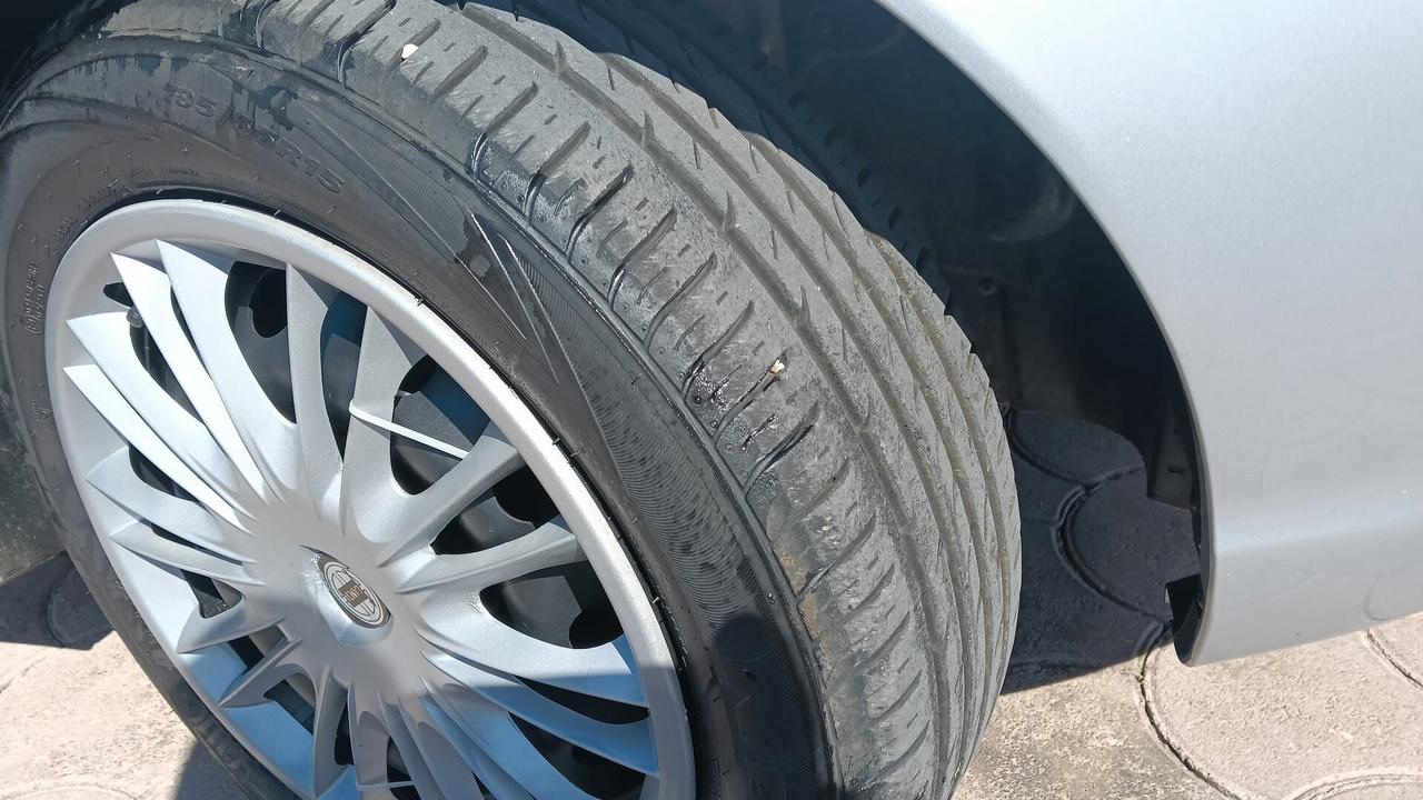 Lancia Ypsilon 1.3 MJT 90 CV Platino