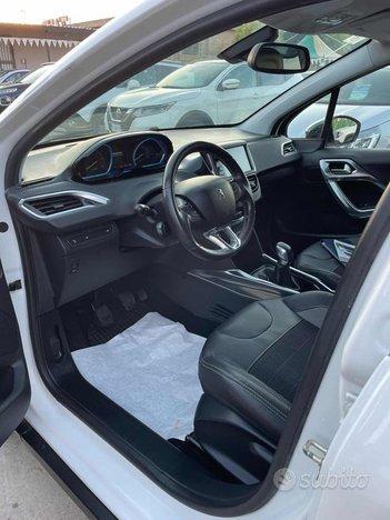 PEUGEOT 2008 1.6 e-HDi 92 CV Stop&Start Allure