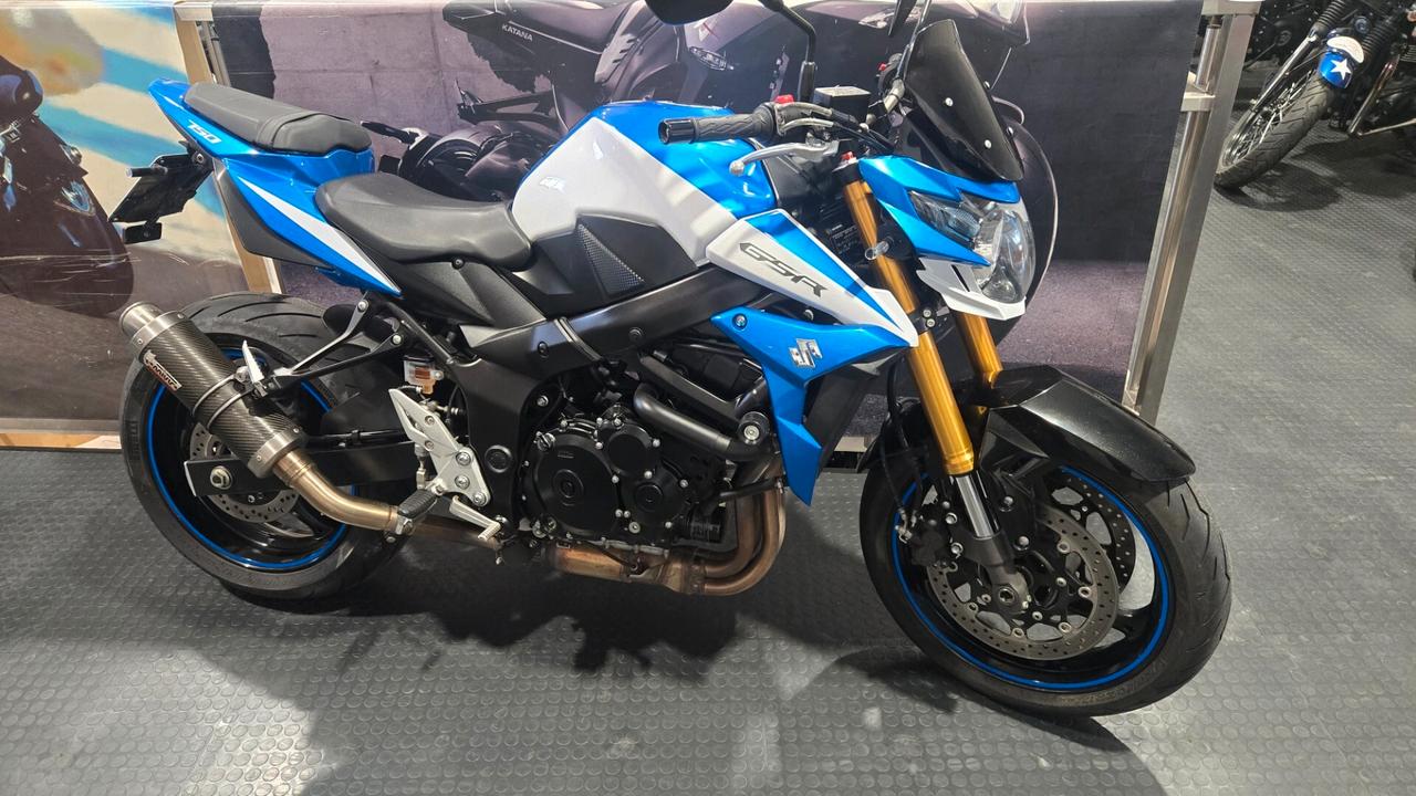 Suzuki GSR 750 NAKED