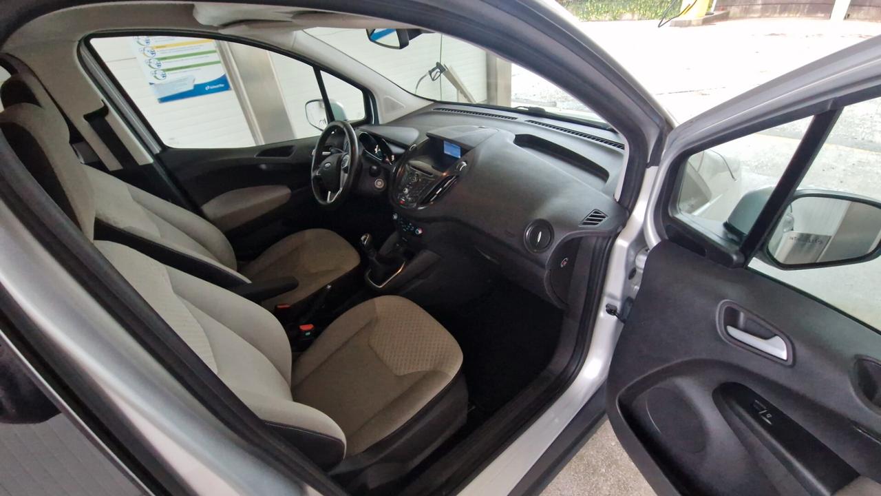 Ford Tourneo Courier 1.5 TDCI 95 CV Titanium