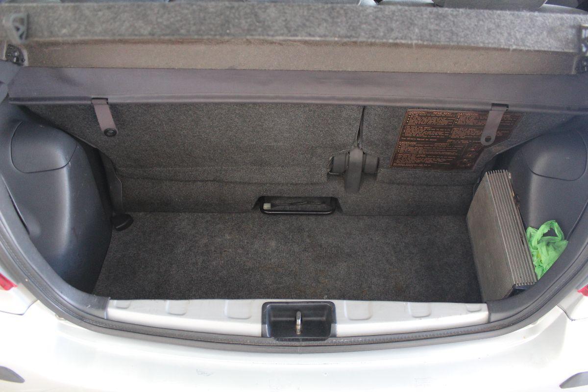 TOYOTA - Yaris - 16V 5 porte Sol