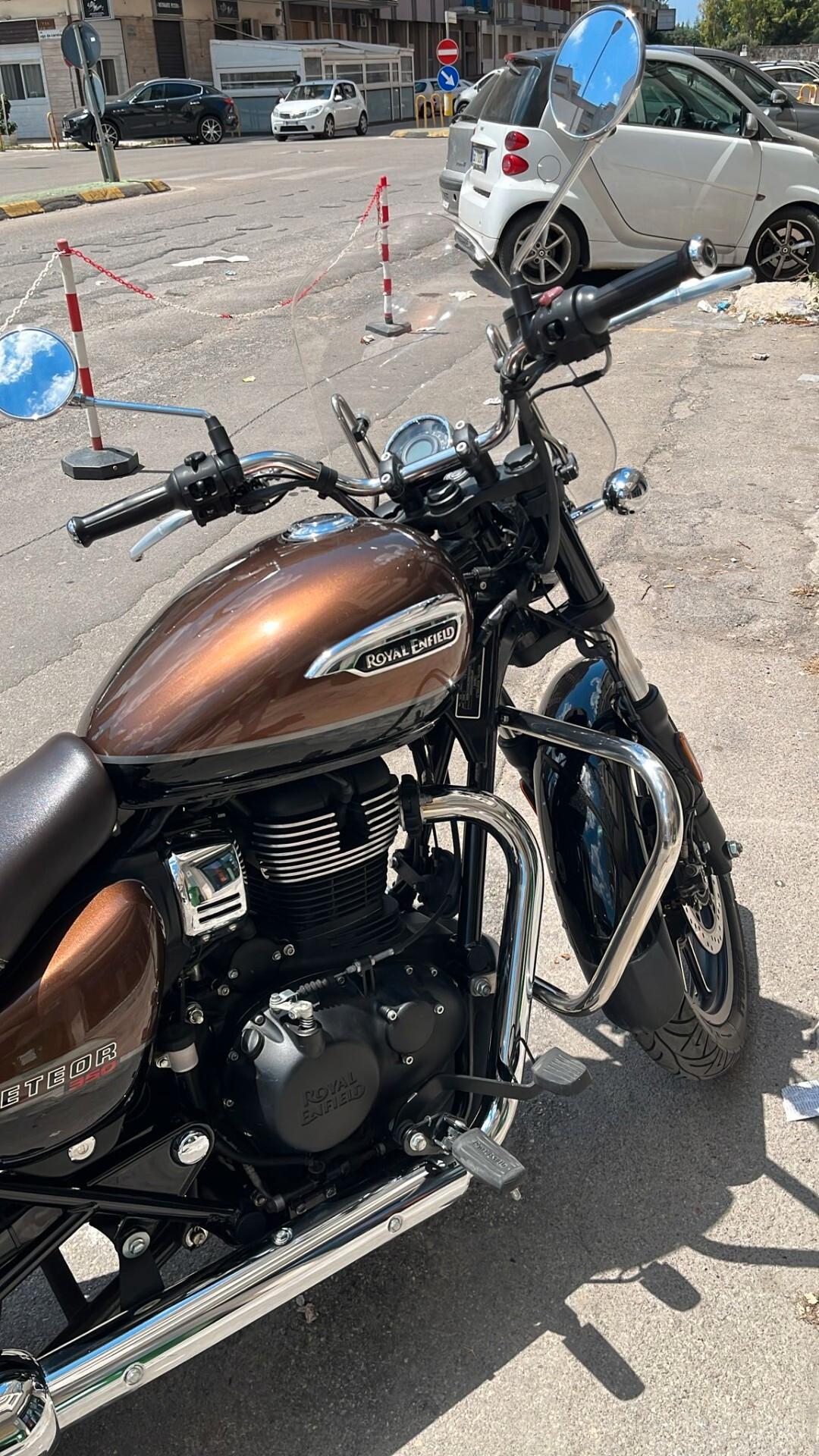 Royal Enfield Meteor 350 super nova