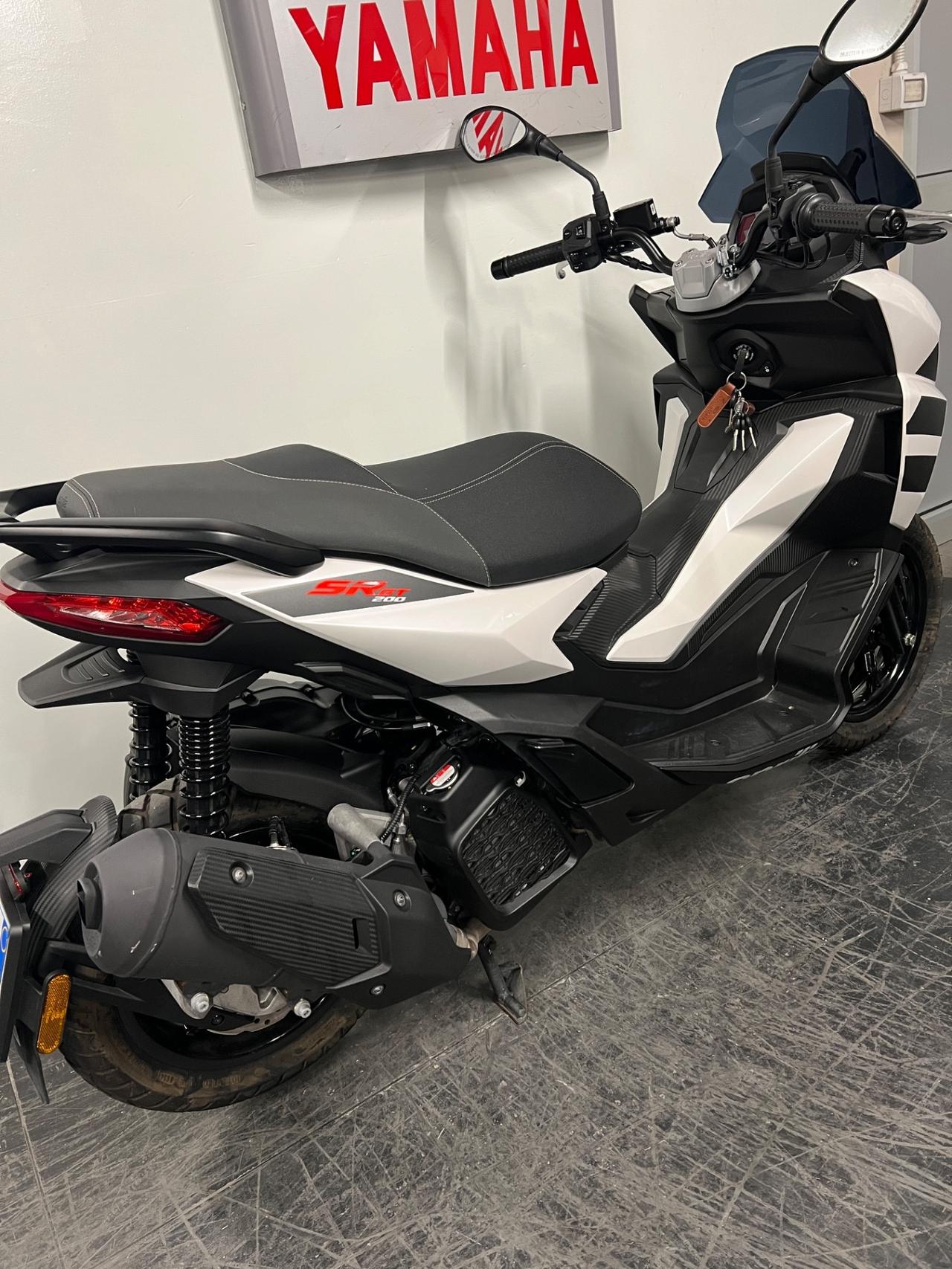 Aprilia SR GT 200