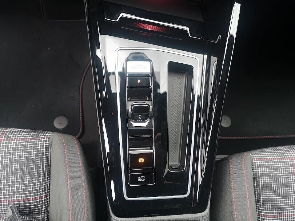 Volkswagen Golf GTI 2.0 TSI DSG Fari MATRIX