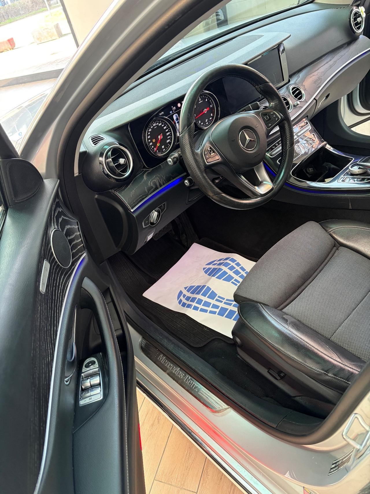 Mercedes-benz E 220 4 Matic Premium Plus