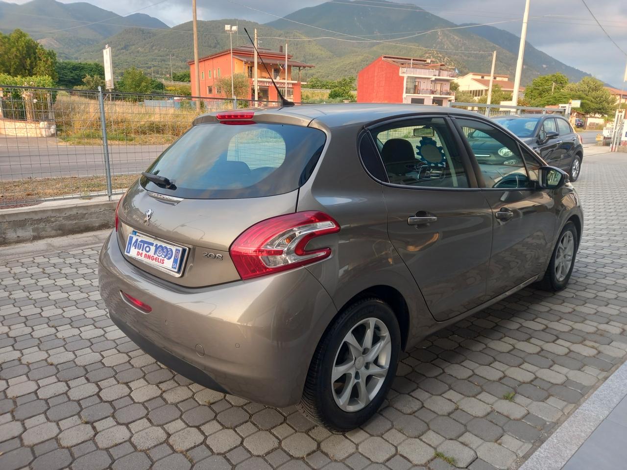 PEUGEOT 208 1.4 HDi 68 CV - 5 PORTE ALLURE * OK NEOPATENTATI *