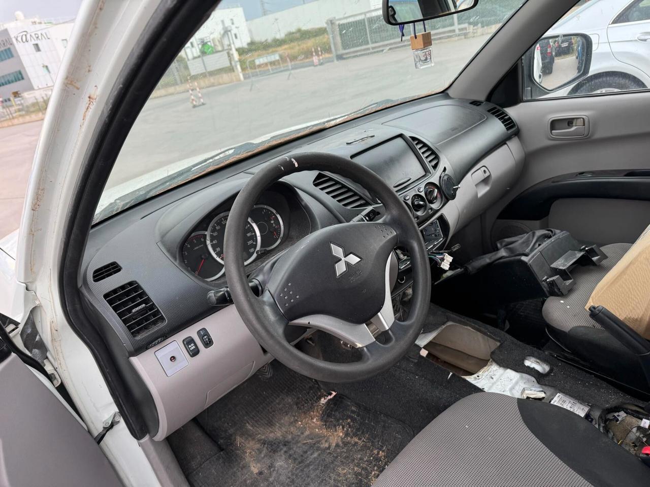 Mitsubishi L200 2.5 DI-D/136CV Club Cab Invite DPF