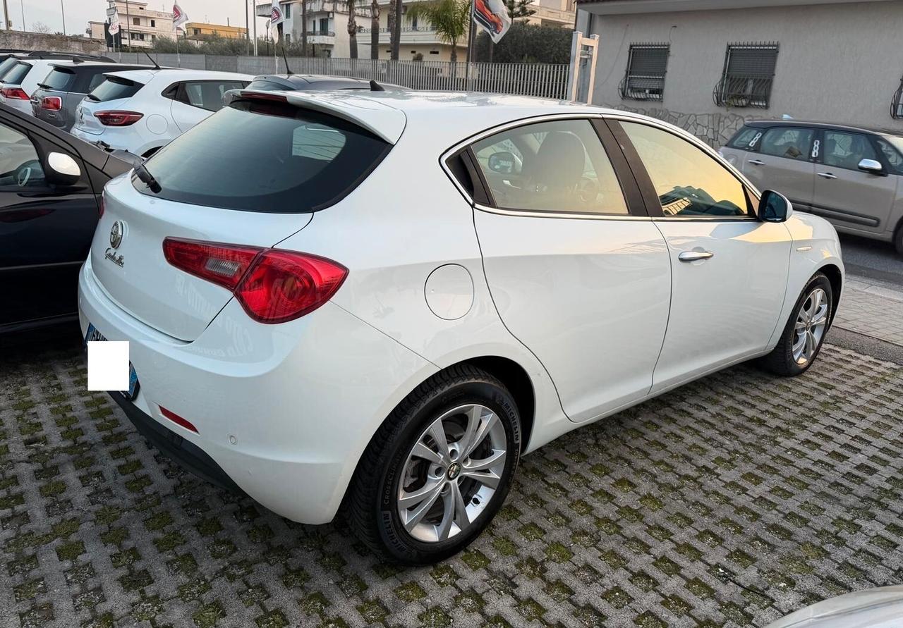 Alfa Romeo Giulietta 1.6 JTDm-2 105 CV Distinctive-2010