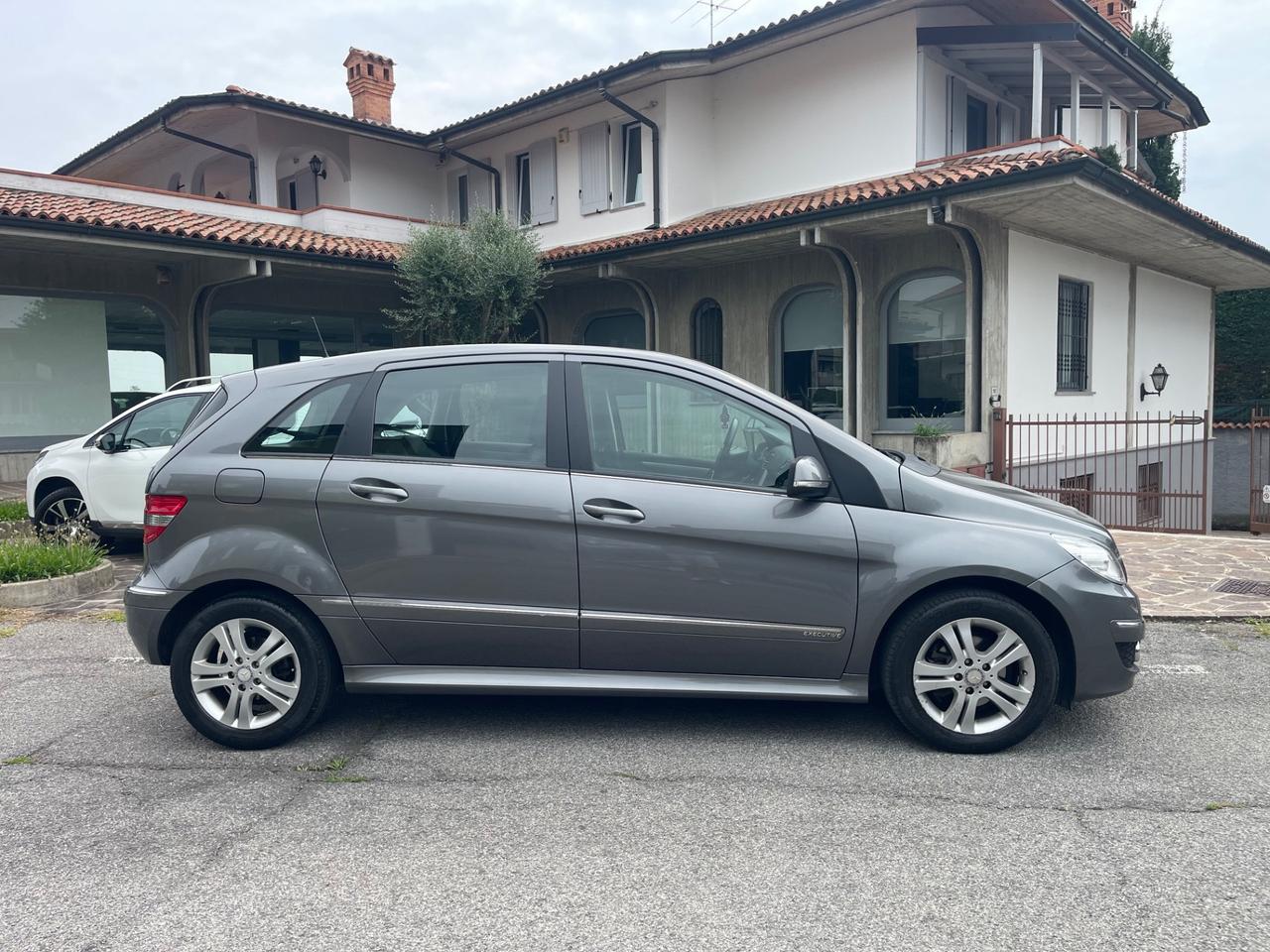 Mercedes-benz B 180 AUTOMATIC Executive