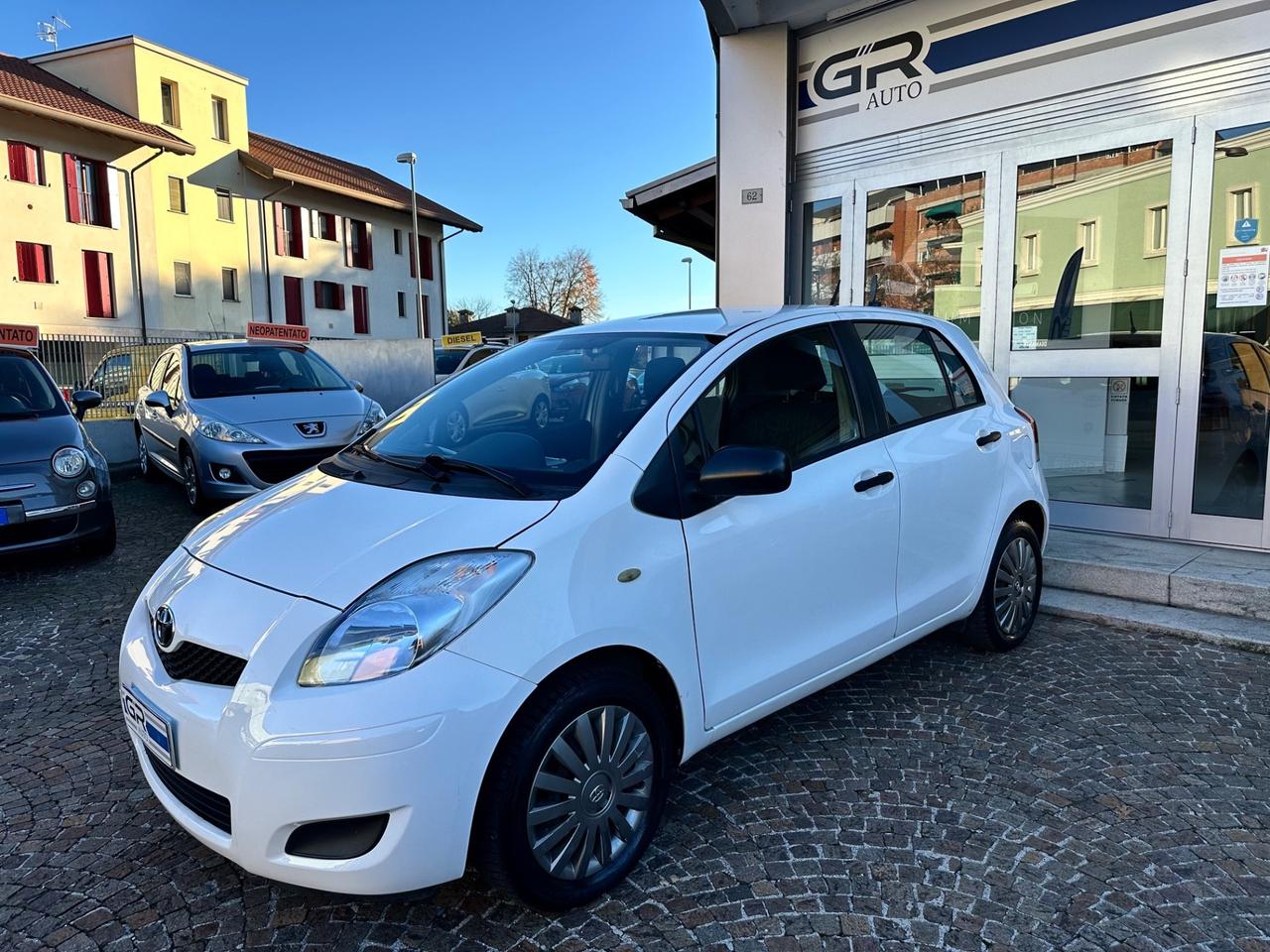 Toyota Yaris 1.0Bz 69Cv 5P - Neopatentati