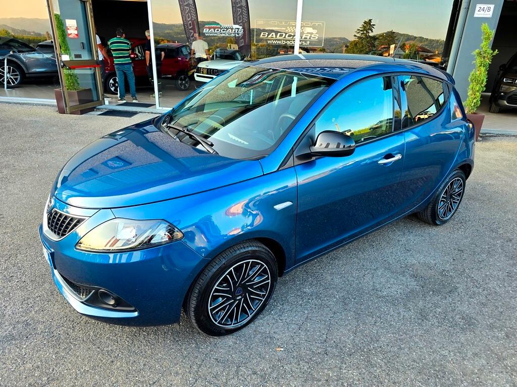 Lancia Ypsilon 1.0 FireFly 5 porte S&S Hybrid Silver Plus