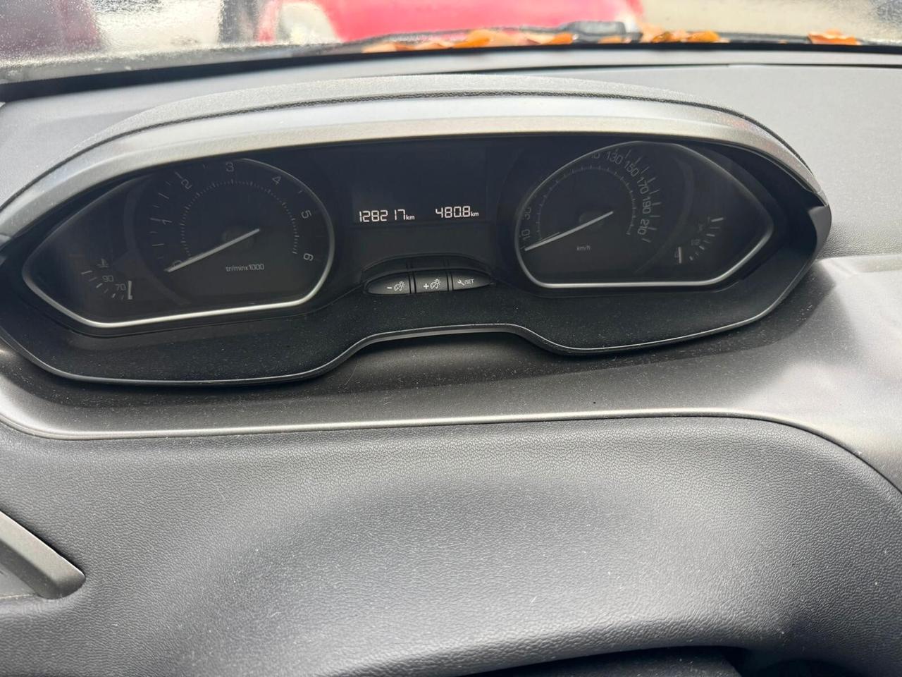 Peugeot 208 BlueHDi 75 5 porte Allure