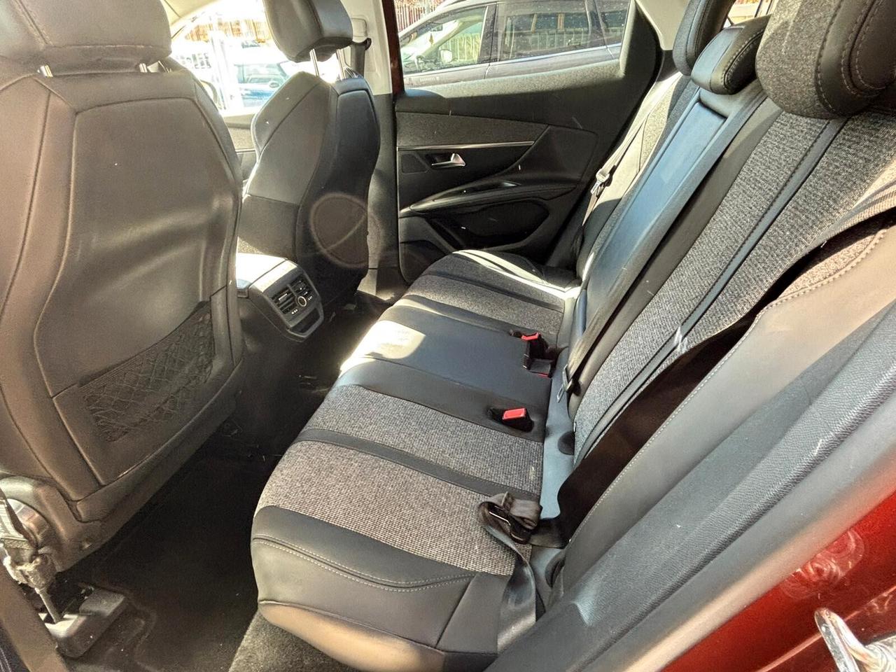 Peugeot 3008 BlueHDi 130 S&S Allure