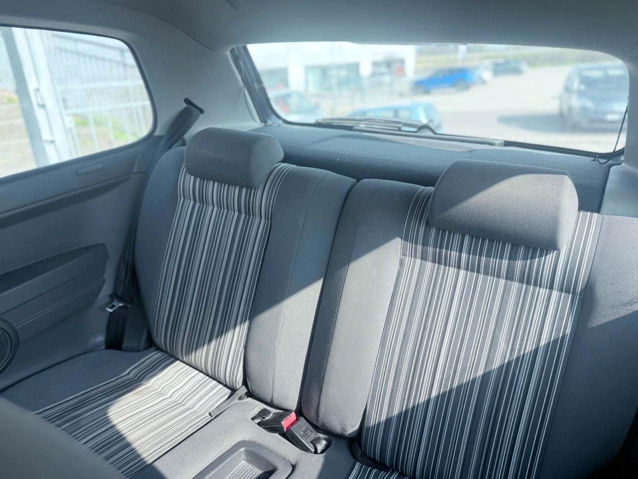 Volkswagen Fox 1.2 BENZINA 2009 NEOP.