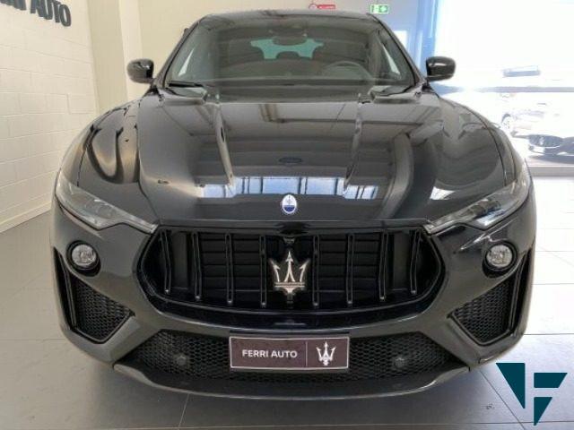 MASERATI Levante 3.8 BT V8 580 CV AWD Trofeo