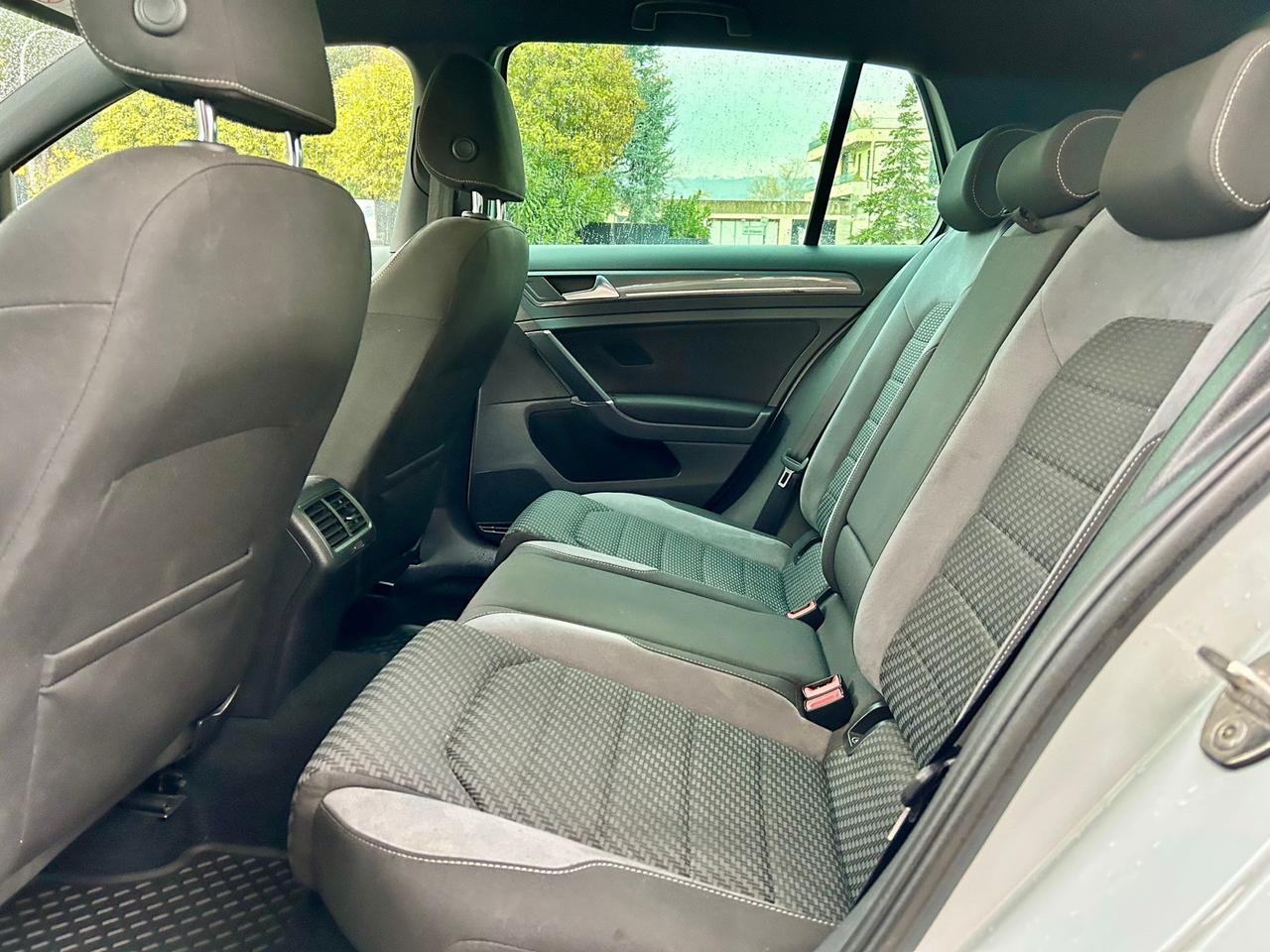 Volkswagen Golf 1.6 TDI 115 CV 5p. Highline BlueMotion Technology - Pack Rline