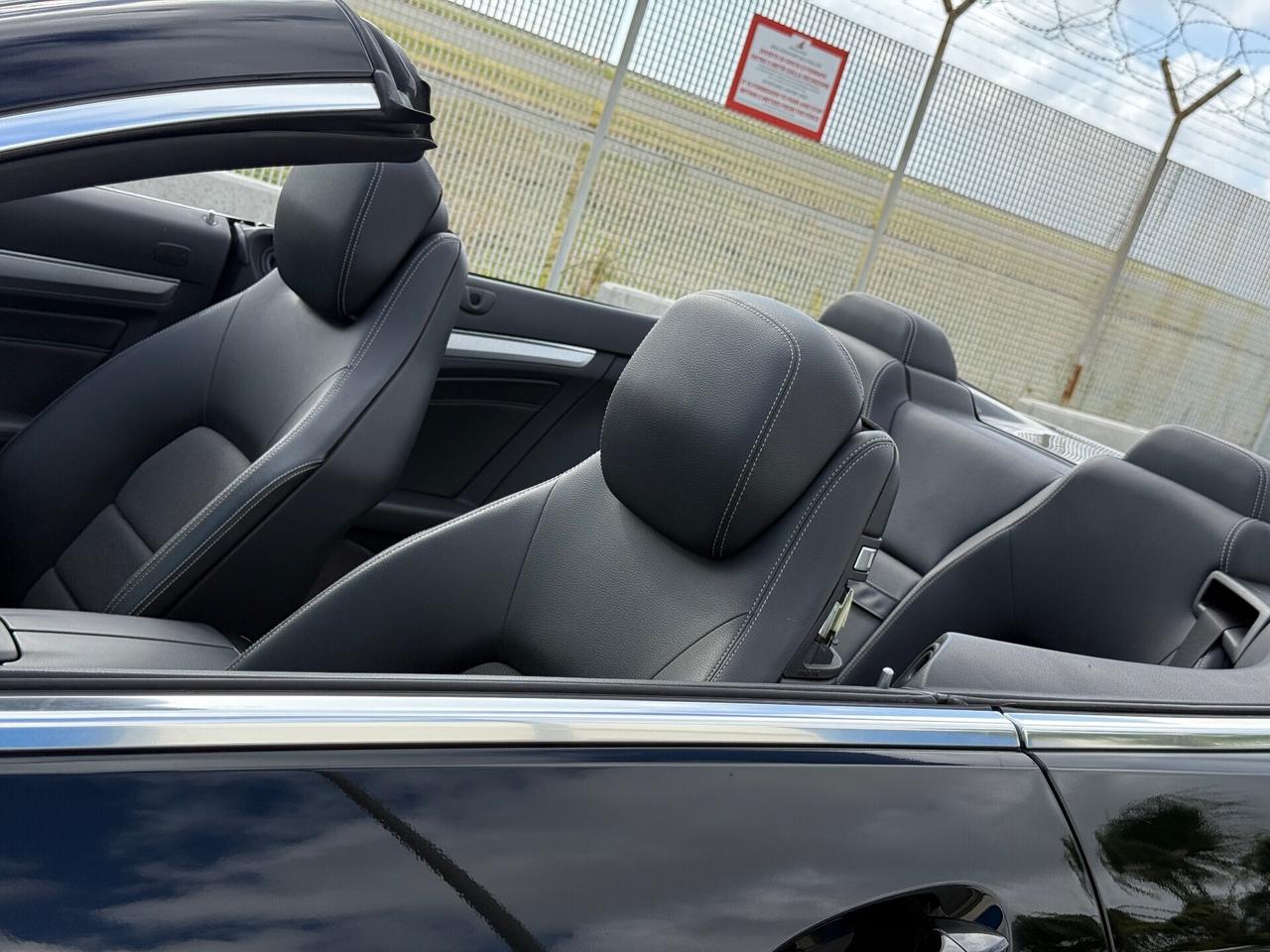 Mercedes-benz E 220 Cabrio-NAVI-AUTOMATICO-PERMUTABILE-.