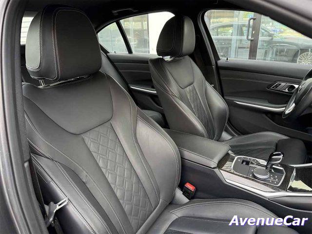 BMW 330 i xdrive Luxury BERLINA CILINDRATA 2.000