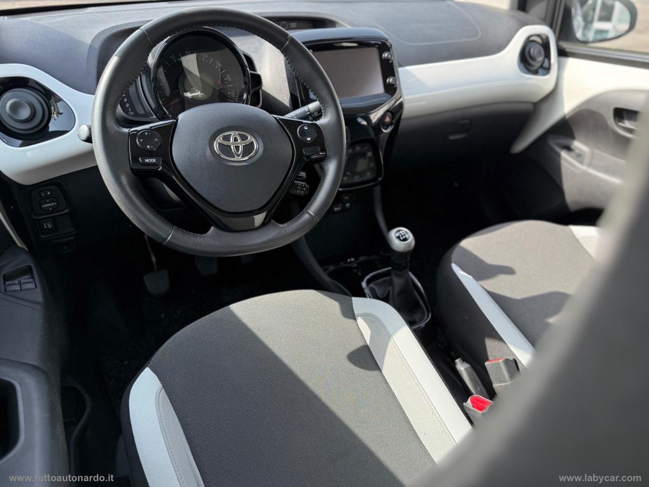 TOYOTA Aygo 1.0 VVT-i 69 CV 5p. x-wave