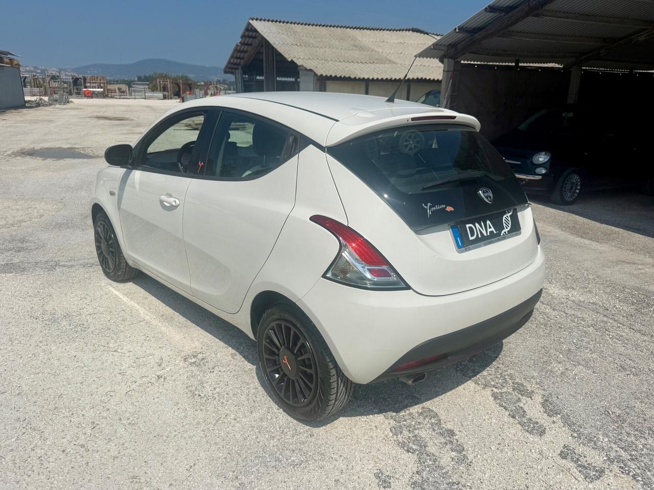 Ypsilon 1.2 benzina euro6B Unipro NEOPATENTATI