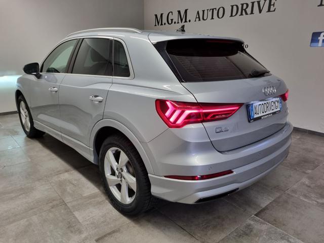 AUDI Q3 35 TFSI Business Advanced