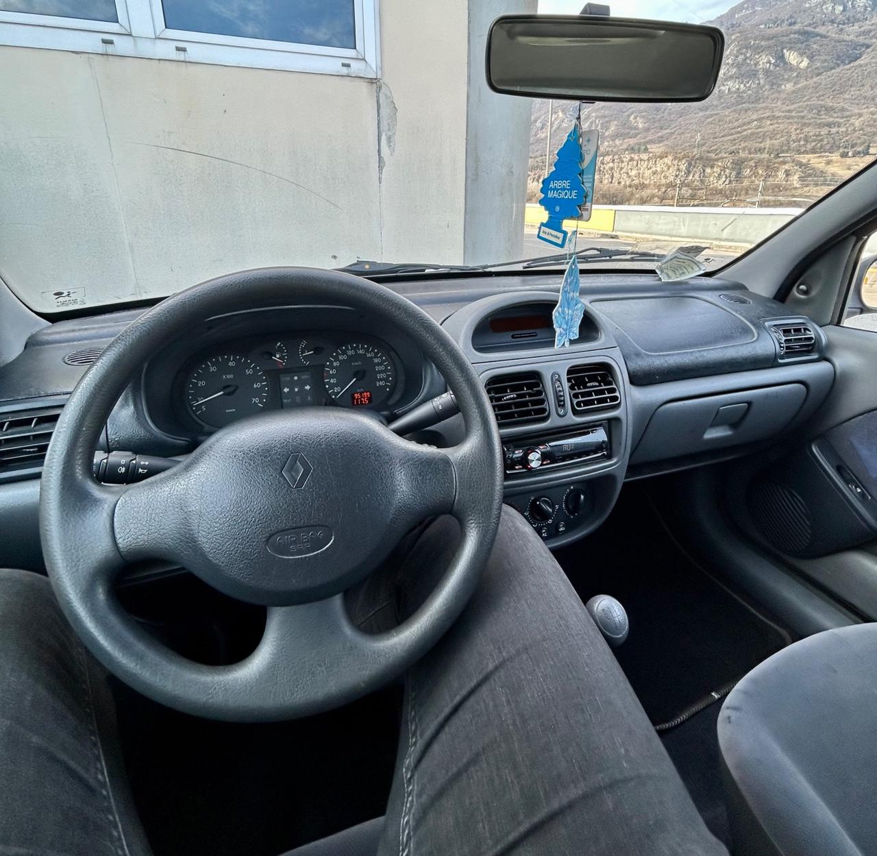 Renault Clio 1.2 3 porte RT Neopatentati 95.000km