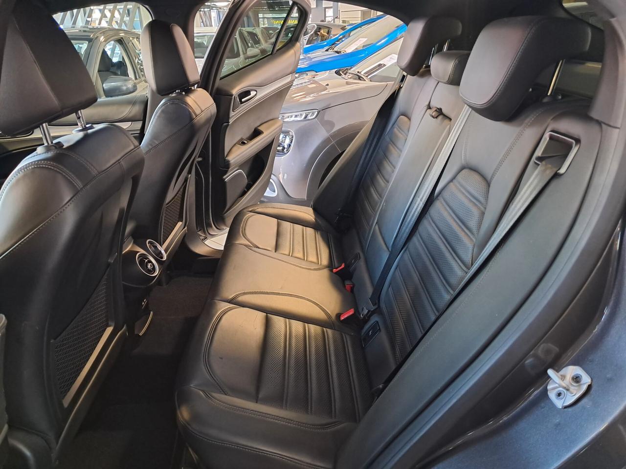 Alfa Romeo Stelvio 2.0 Turbo 280 cv AT8 Q4 Super