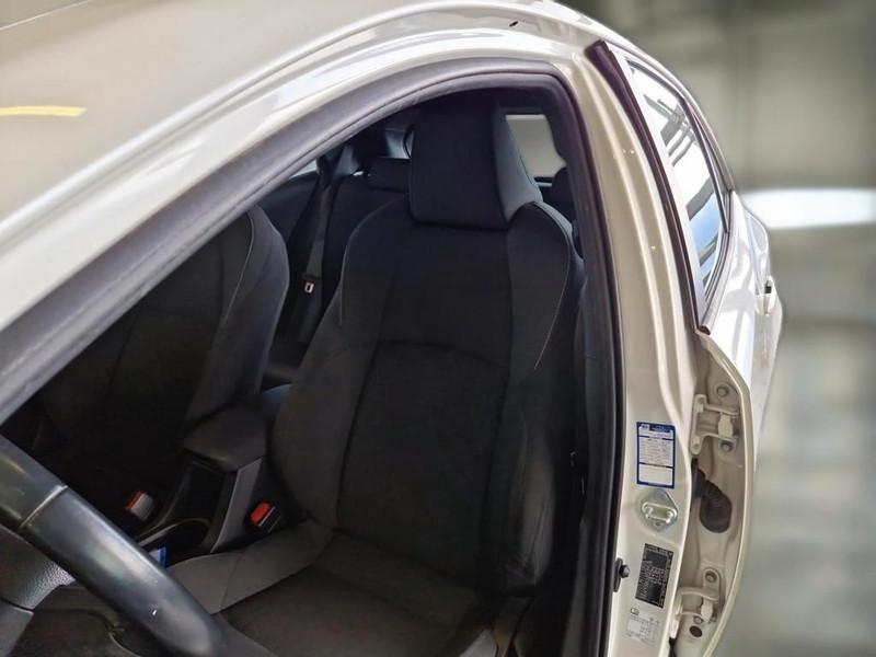 TOYOTA COROLLA 1.8 HYBRID BUSINESS AUTO 5 PORTE BERLINA