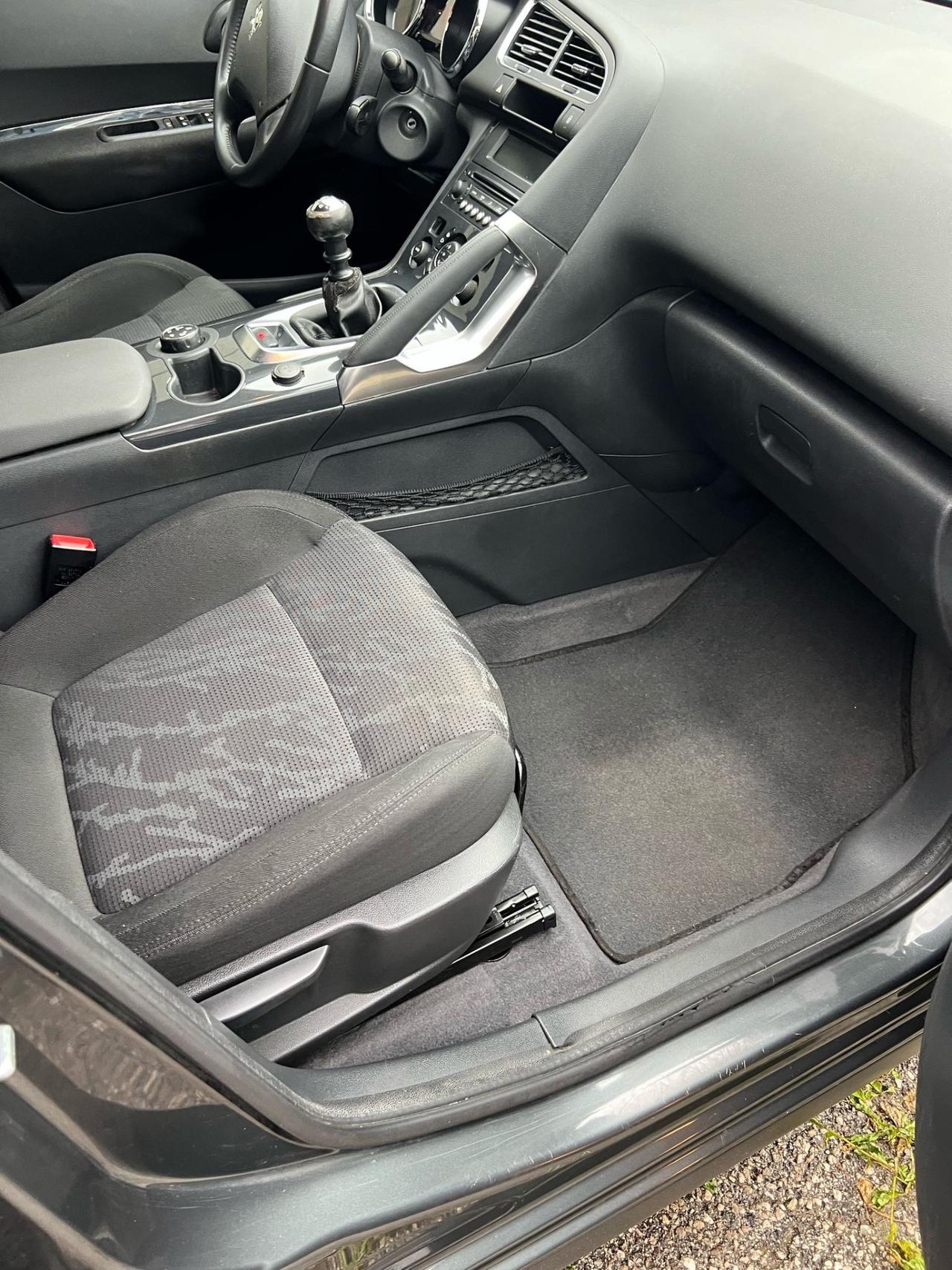 Peugeot 3008 1.6 HDi 110CV ANNO 2010 KM 170900 NEOPATENTATI