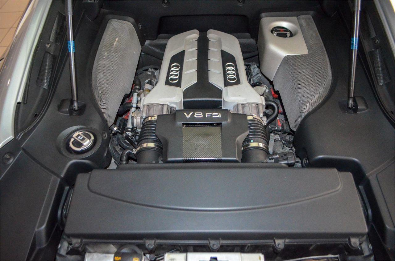 AUDI R8 4.2 V8 FSI quattro R tronic