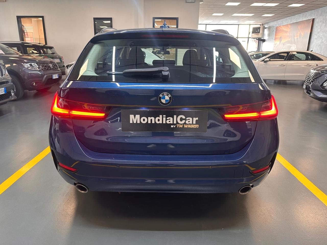 BMW 320 i Touring Business auto * IVA ESPOSTA *