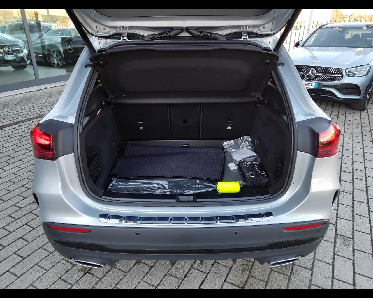 Mercedes-Benz GLA-H247 2023 - GLA 180 d AMG Line Advanced Plus auto